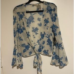 Blue and off white topper